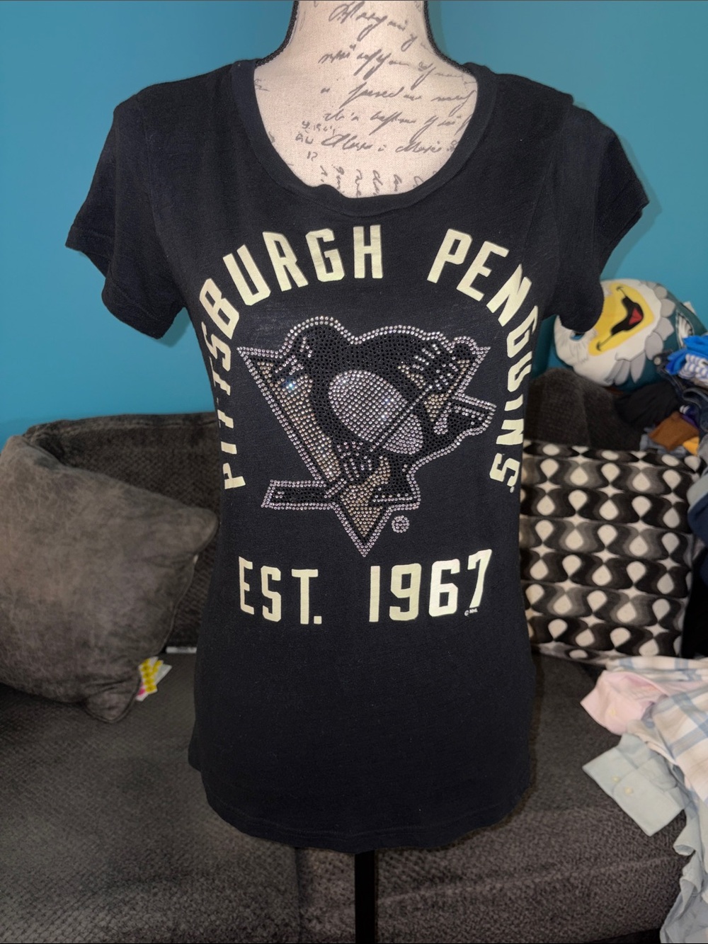 🎉4 for $20 G-III 4Her by Carl Banks Pittsburgh Penguins Graphic Tee, Small